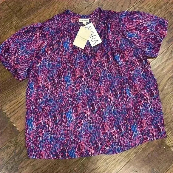 NWT Avara Royal Blue and Pink Printed Front Tie Puff Sleeve Blouse Small - Picture 5 of 6